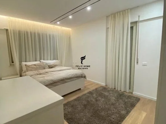 Tirane, jepet me qera apartament 3+1+Ballkon Kati 2, 132 m² 1.100 € (LIQENI THATE)