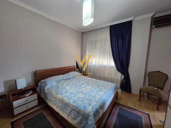 Tirane, jepet me qera apartament 1+1+Ballkon Kati 5, 100 m² 670 € (KOMUNA E PARISIT)
