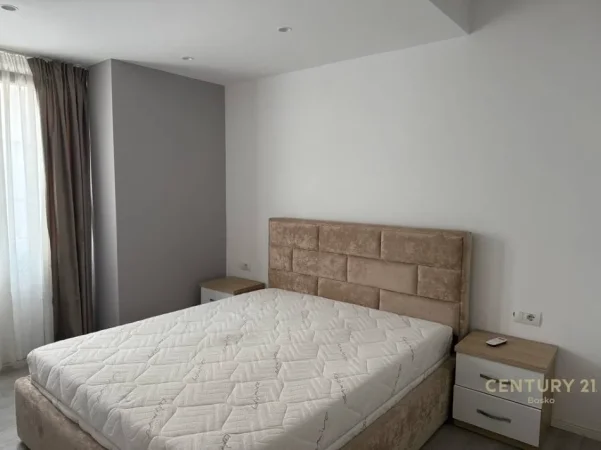 Tirane, jepet me qera apartament 1+1 Kati 1, 63 m² 430 € (Prane Spitalit Ushtarak)