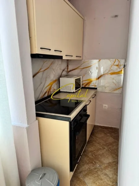 Tirane, jepet me qera apartament 1+1 Kati 3, 60 m² 450 € (XHAMLLIKU)