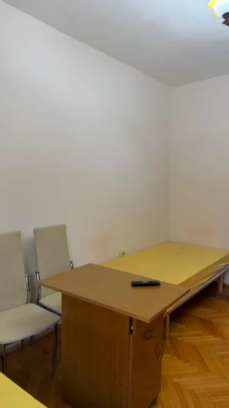 Tirane, jepet me qera apartament 1+1 Kati 4, 40 m² 380 € (Myslym Shyri prane Rozafes)