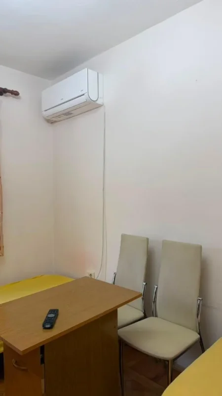 Tirane, jepet me qera apartament 1+1 Kati 4, 40 m² 380 € (Myslym Shyri prane Rozafes)