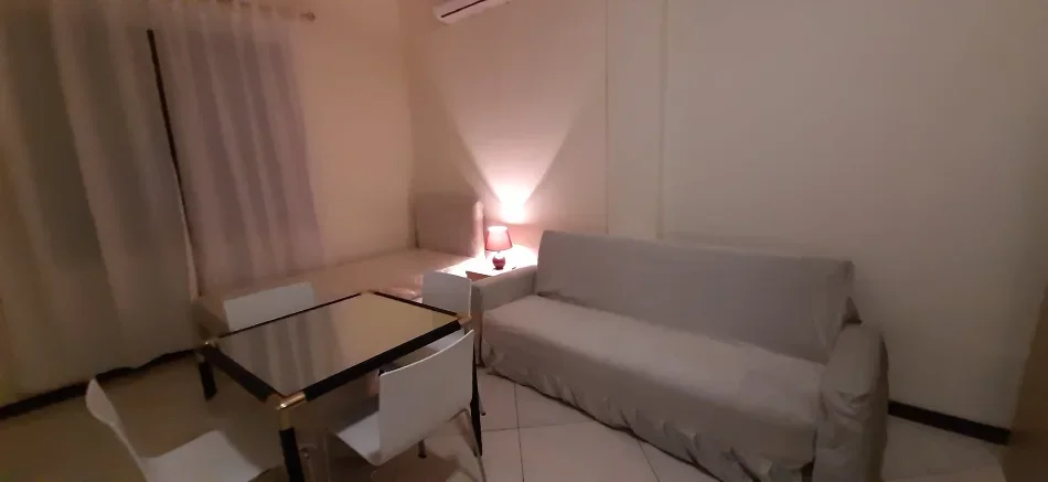 Tirane, jepet me qera garsonier 1+1 Kati 1, 45 m² 300 € (Kinostudio)