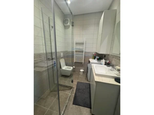 Qera, Apartament 2+1 + Post Parkimi, Bulevardi Zhan D'Ark, Tirane  75,000 Lekë 0696069906