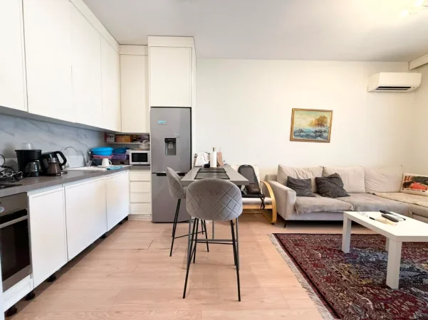 Tirane, jepet me qera apartament 1+1 , 65 m² 600 € 