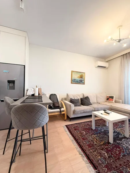 Tirane, jepet me qera apartament 1+1 , 65 m² 600 € 