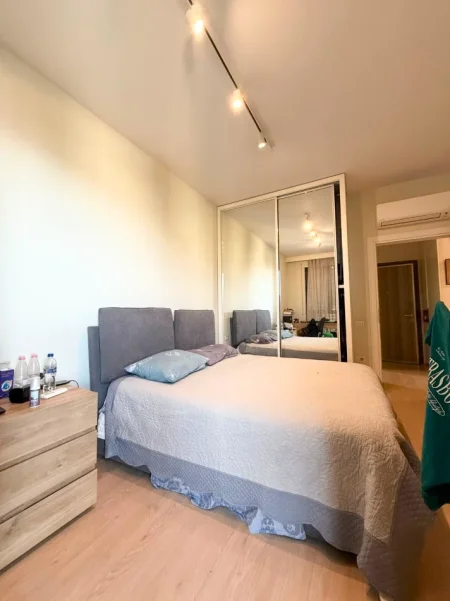 Tirane, jepet me qera apartament 1+1 , 65 m² 600 € 