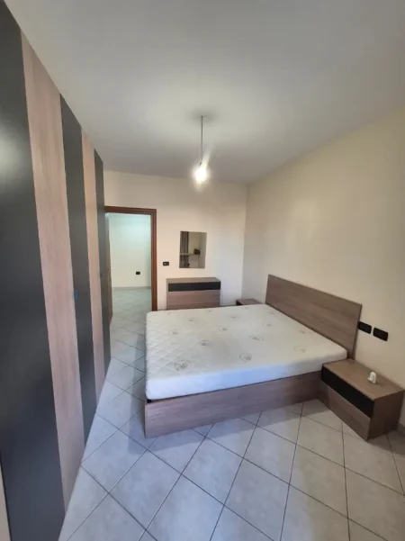 Tirane, shitet apartament 1+1+Aneks+Ballkon Kati 4, 65 m² 115.000 € (yzberisht)