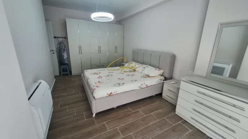 Tirane, jepet me qera apartament 2+1 Kati 2, 89 m² 550 € (5 MAJI)