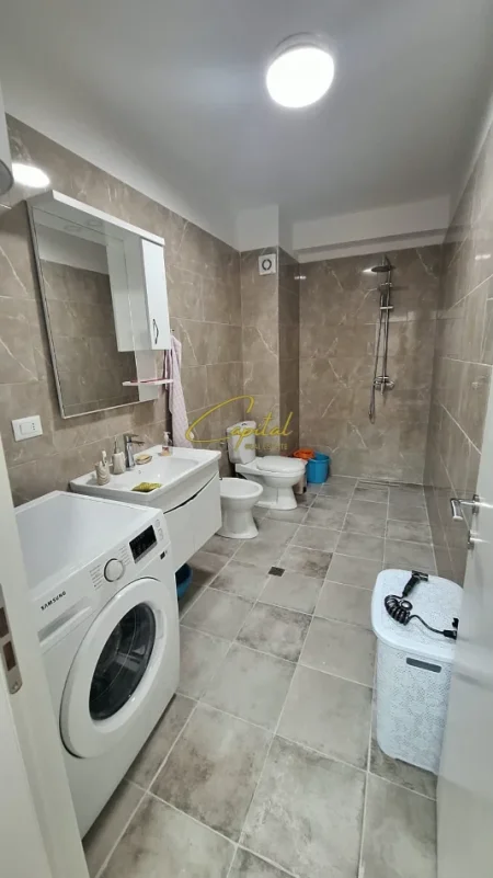 Tirane, jepet me qera apartament 2+1 Kati 2, 89 m² 550 € (5 MAJI)