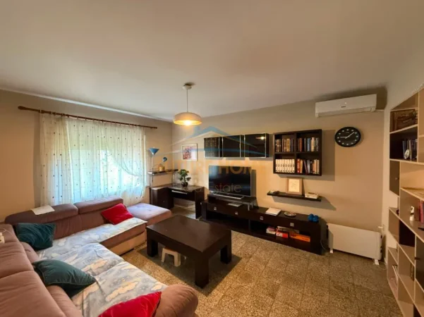 Qera Apartament 2+1+Depo, Rruga e Kavajës, Tiranë 52,000 Lekë 0696069906