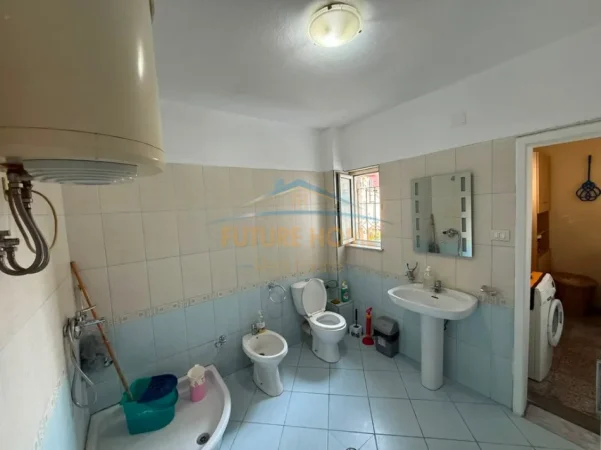Qera Apartament 2+1+Depo, Rruga e Kavajës, Tiranë 52,000 Lekë 0696069906