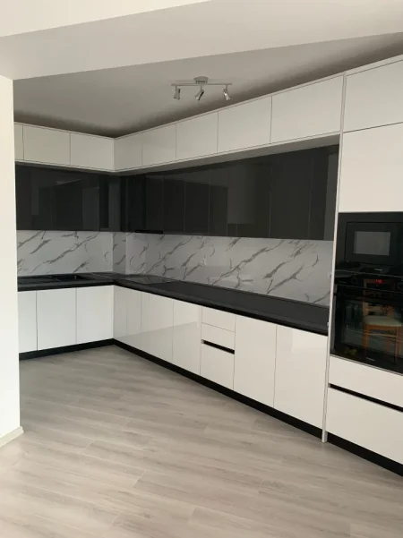 Tirane, jepet me qera apartament 2+1 Kati 4, 120 m² 750 € (Fusha Aviacionit; Turdiu)