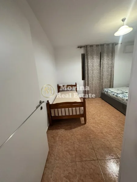 Tirane, shitet apartament 2+1 Kati 3, 85 m² 120000 € (Shkolla e Bashkuar)