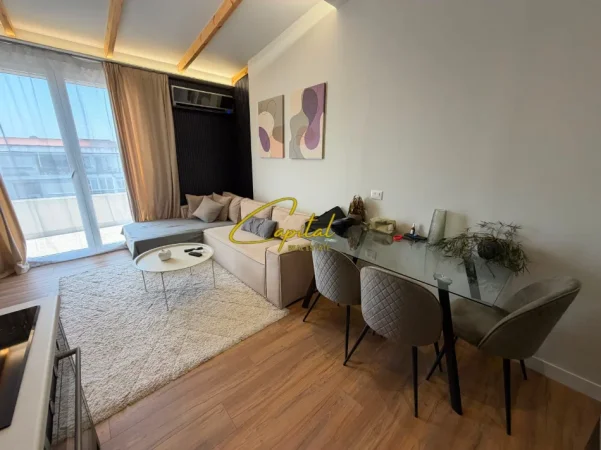 Tirane, jepet me qera apartament 1+1 Kati 7, 65 m² 600 € (ASTIR)