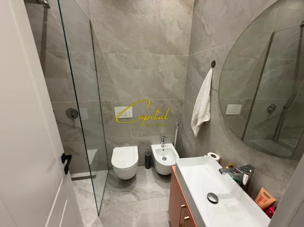 Tirane, jepet me qera apartament 1+1 Kati 7, 65 m² 600 € (ASTIR)
