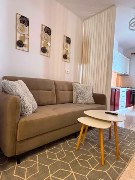 Durres, jepet me qera apartament 1+1+Ballkon Kati 2, 50 m² 400 € 