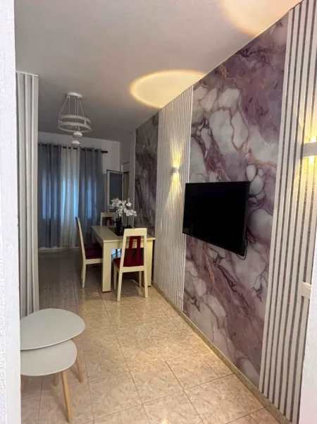 Durres, jepet me qera apartament 1+1+Ballkon Kati 2, 50 m² 400 € 
