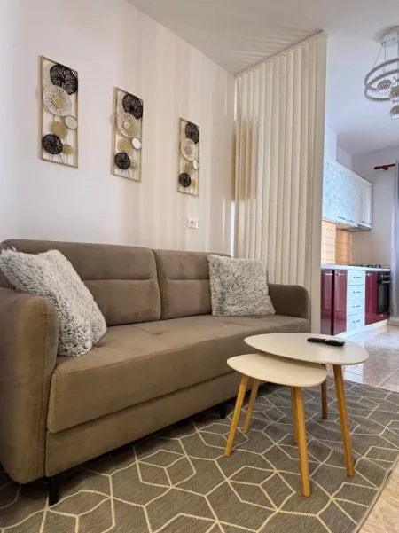 Durres, jepet me qera apartament 1+1+Ballkon Kati 2, 50 m² 400 € 
