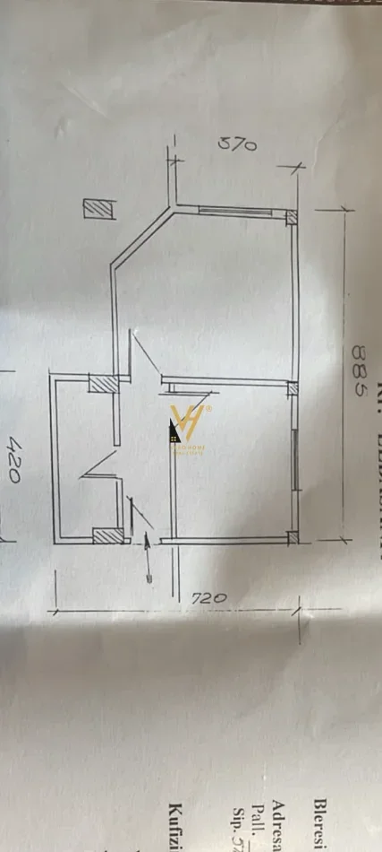 Tirane, jepet me qera zyre Kati 2, 60 m² 720 € (LIQENI ARTIFICIAL)