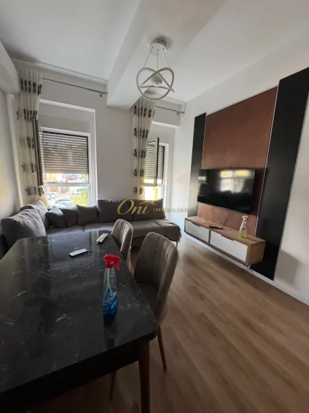 Tirane, jepet me qera apartament 1+1 Kati 4, 70 m² 400 € (REZIDENCA KAIMI)