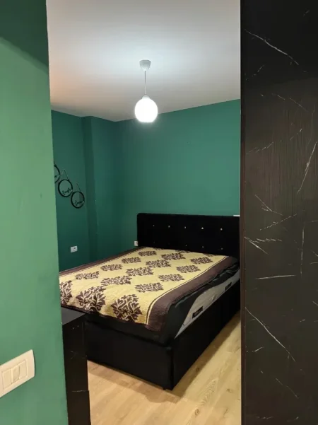 Tirane, jepet me qera apartament 3+1 Kati 3, 92 m² 550 € (KOPSHTI BOTANIK)