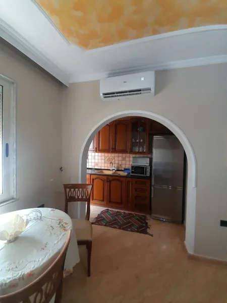 Tirane, jepet me qera Apartament 2+1,kati 3, Mobiluar, Çmimi 60.000 Lekë të Reja, tek Rruga Elbasanit, Tiranë.