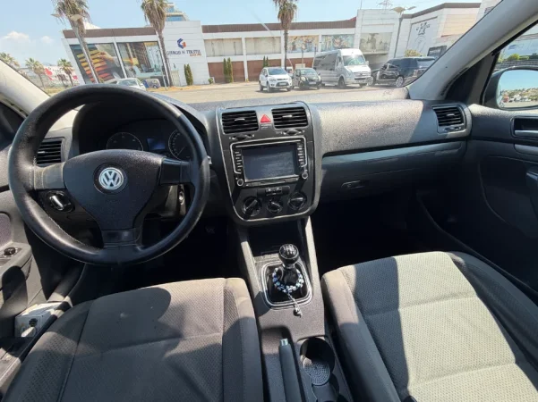 Tirane, shitet makine Golf 5 Nafte, blu e errët manuale Kondicioner 300 km 3.300 €
