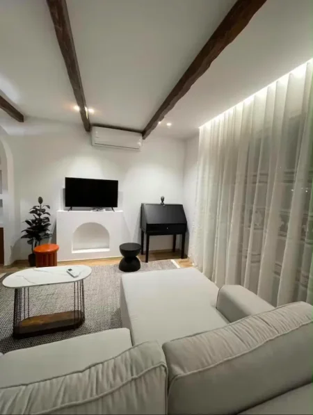 Durres, jepet me qera apartament 1+1+Ballkon Kati 1, 90 m² 500 € 