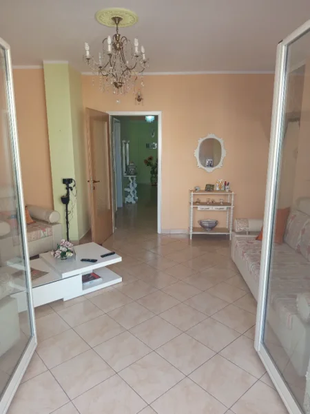 Durres, shes apartament 2+2+Aneks+Ballkon Kati 5, 106 m² (Rruga Taulantia)
