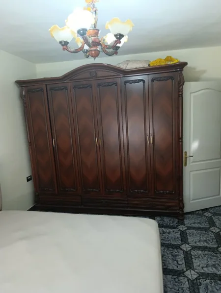 Tirane, jepet me qera apartament 2+1 Kati 3, 80 m² 420 € (Shkolla Bashkuar)