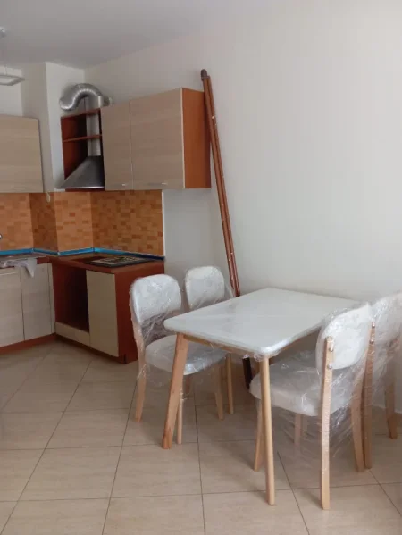 Tirane, jepet me qera apartament 1+1 Kati 6, 60 m² 550 € (Selvia tek xhangolli)