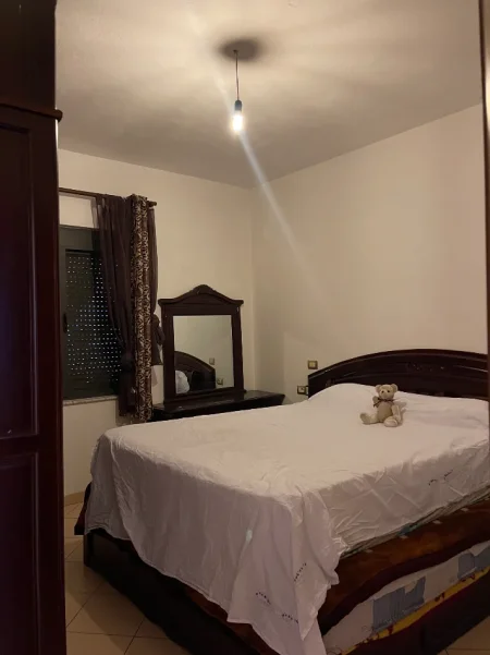 Tirane, jap me qera shtepi 1+1+Ballkon Kati 2, 81 m² 400 € (Sauk i ri)