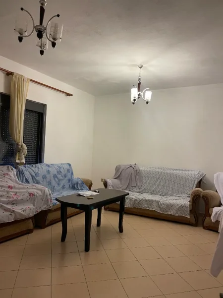 Tirane, jap me qera shtepi 1+1+Ballkon Kati 2, 81 m² 400 € (Sauk i ri)