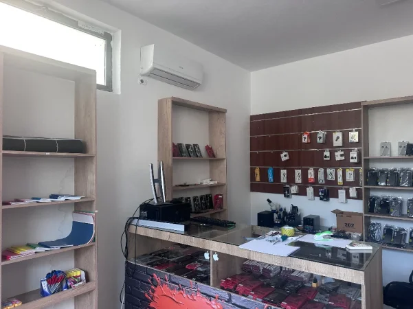 Tirane, jepet me qera ambjent biznesi Kati 1, 40 m² (Rruga Petrit Radovicalka)