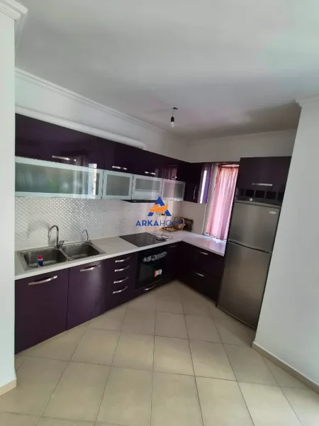 Tirane, jepet me qera apartament 2+1 Kati 5, 90 m² 540 € 