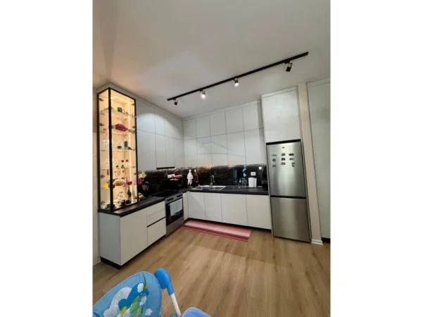 Tirane, shitet apartament 1+1 Kati 2, 63 m² 120.000 € (Ali Demi)