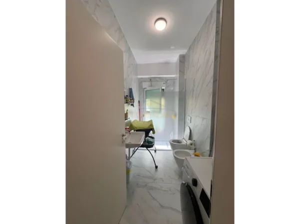 Tirane, shitet apartament 1+1 Kati 2, 63 m² 120.000 € (Ali Demi)
