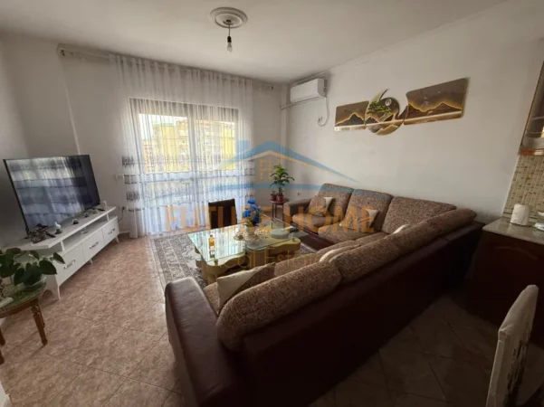 Tirane, shitet apartament 2+1 Kati 5, 107 m² 160.000 € (Kopshti Botanik)