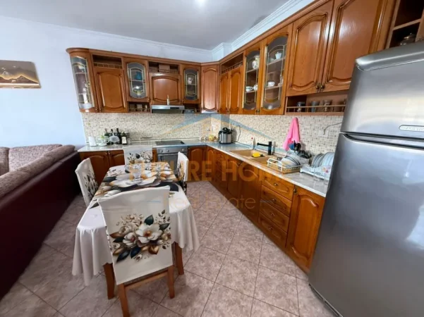 Tirane, shitet apartament 2+1 Kati 5, 107 m² 160.000 € (Kopshti Botanik)