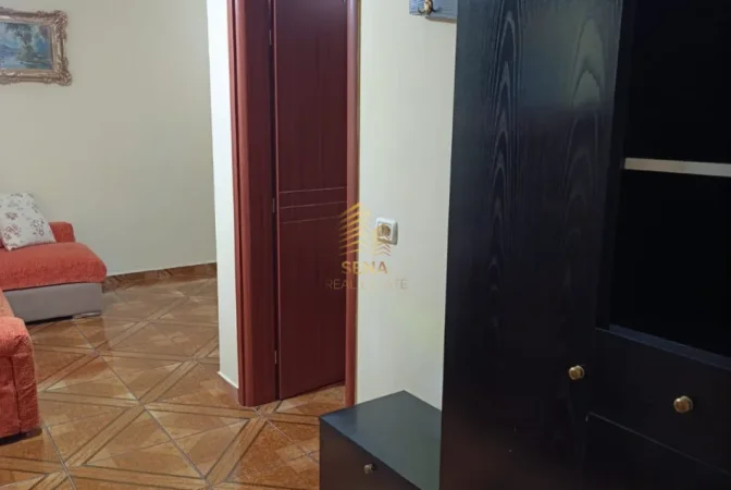 Tirane, jepet me qera apartament 1+1+Ballkon Kati 2, 65 m² 450 € (Don Bosko)