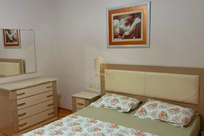 Tirane, jepet me qera apartament 1+1+Ballkon Kati 5, 60 m² 500 € (5 Maji)