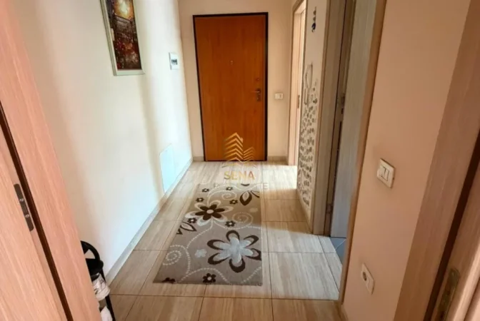Tirane, jepet me qera apartament 1+1+Ballkon Kati 5, 60 m² 500 € (5 Maji)