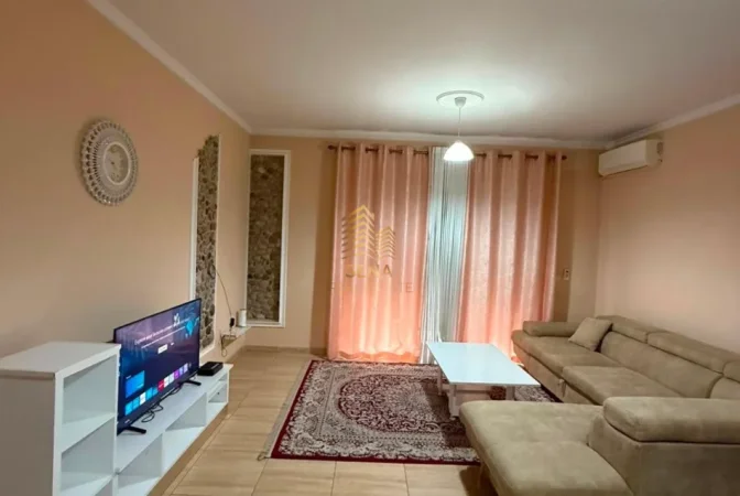 Tirane, jepet me qera apartament 1+1+Ballkon Kati 5, 60 m² 500 € (5 Maji)