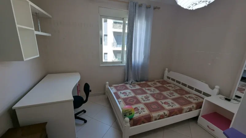 Tirane, jepet me qera apartament 2+1+Aneks+Ballkon , 112 m² 899 € (Rruga Kosovareve)