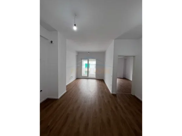 Tirane, shitet apartament 1+1 Kati 6, 61 m² 110.000 € (Ali Demi)