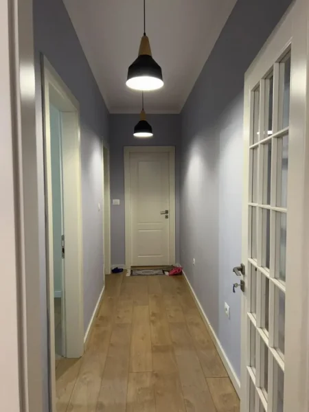 Tirane, jepet me qera apartament 2+1 Kati 1, 87 m² 850 € (Komuna e Parisit)