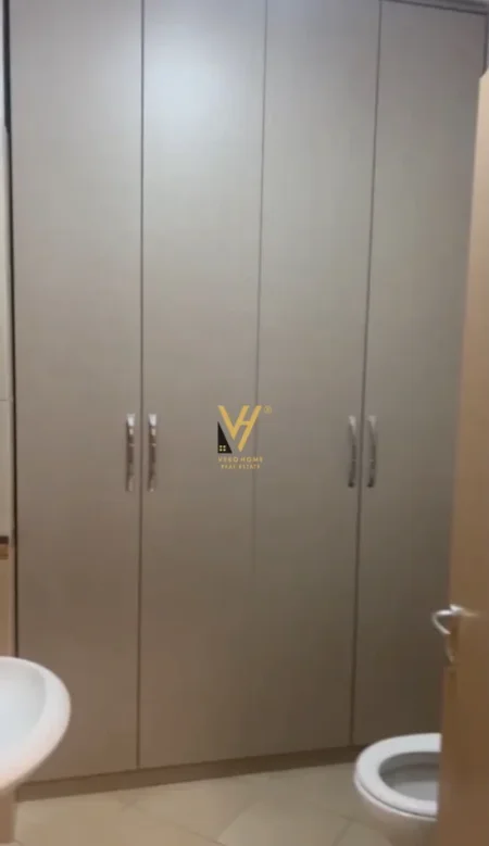 Tirane, jepet me qera apartament 2+1+Ballkon Kati 5, 106 m² 720 € (RRUGA PETRO NINI LUARASI)