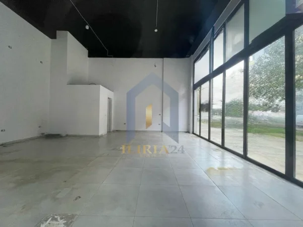 Tirane, jap me qera ambjent biznesi Kati 0, 137 m² 800 € (Ambient Biznesi me qira tek Kompleksi Urban Gate Astir)