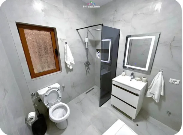 Tirane, jepet me qera apartament 2+1 Kati 1, 75 m² 800 € (selvia)